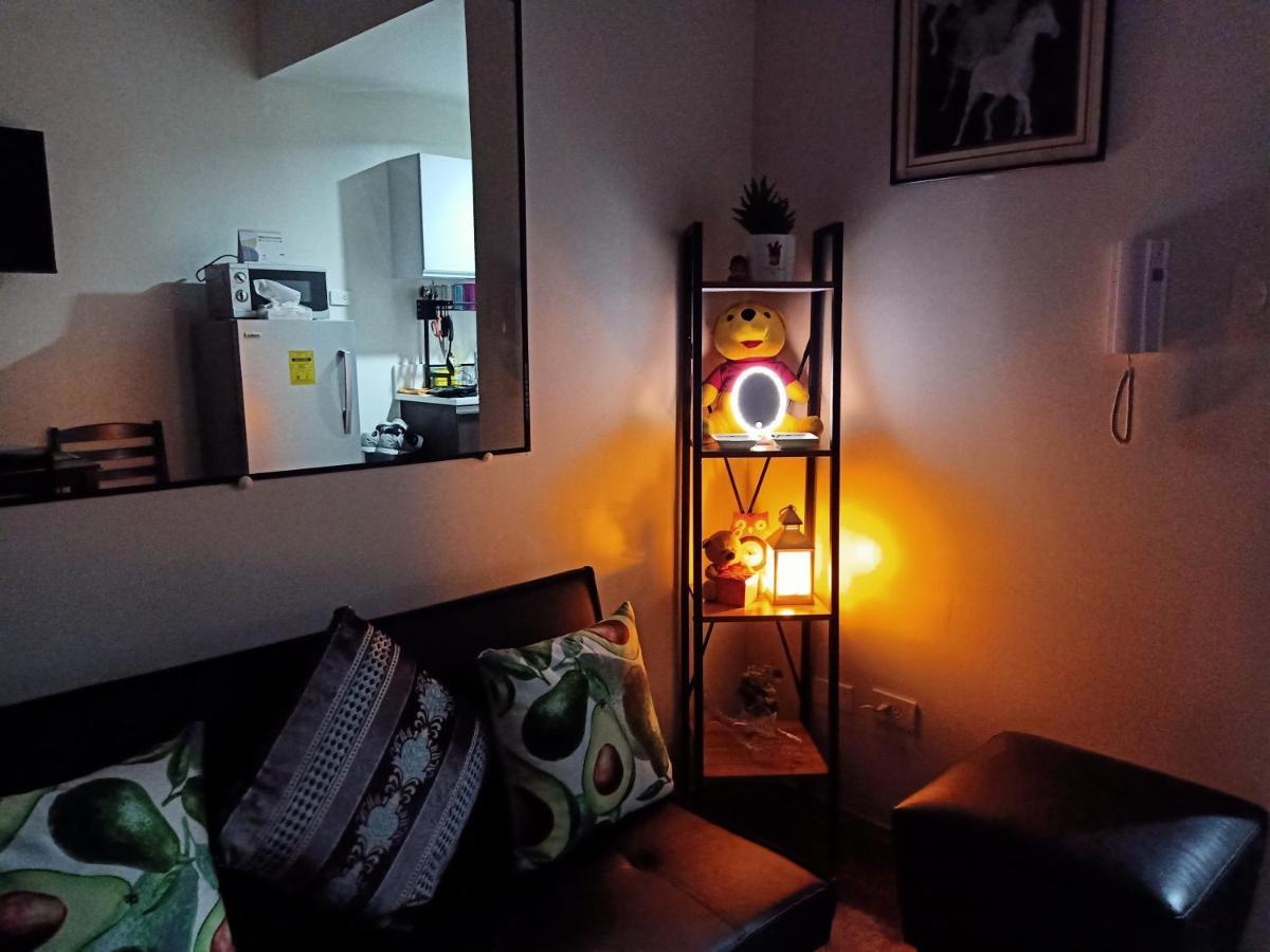 Marivic'S Place At Air Residences Makati Manila Bagian luar foto